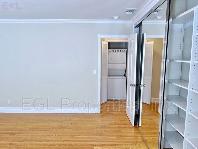 Building Photo - 10951 Massachusetts Ave