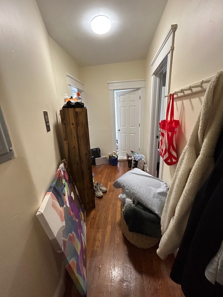 Building Photo - 55 Park Dr