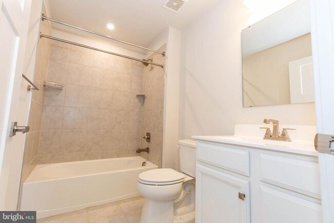 Building Photo - 210 Eternal Way