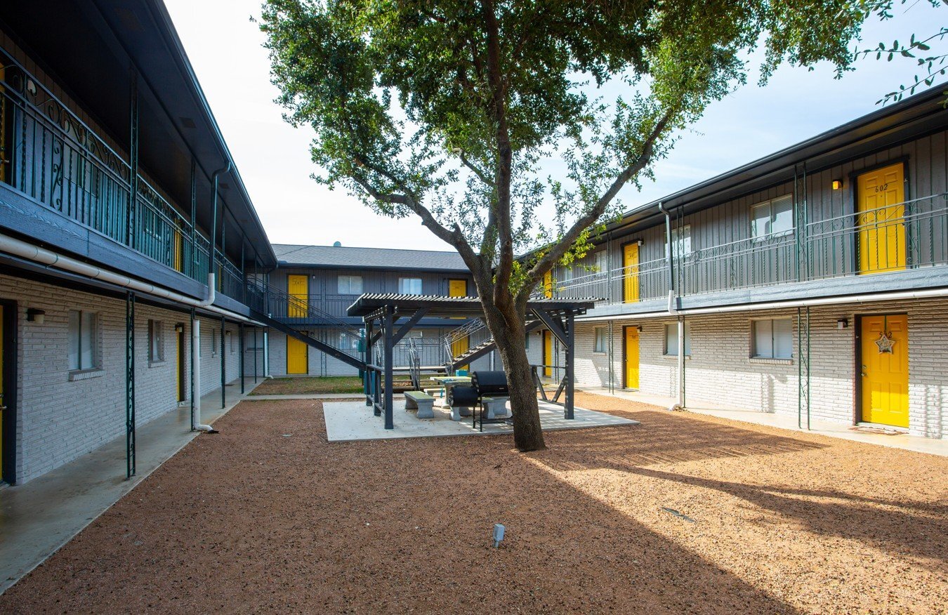 Building Photo - 1310 Bundrant Dr