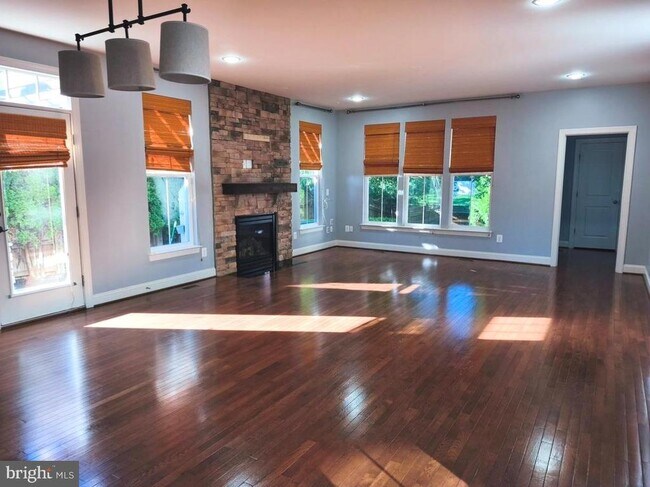 Building Photo - 42274 Winter Haven Dr