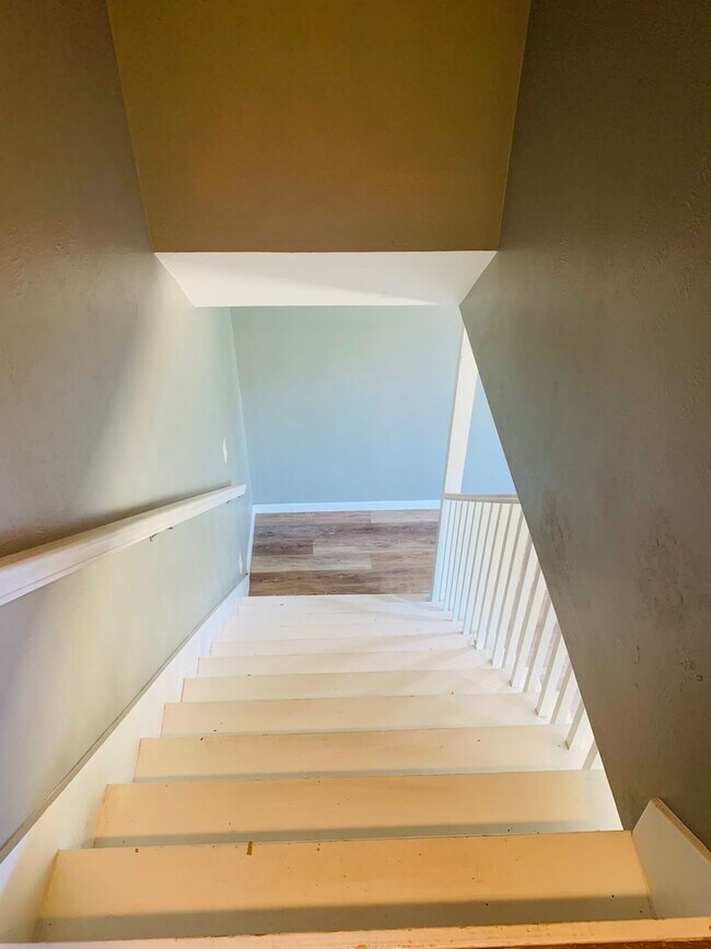 Building Photo - Updated 2 Bedroom 1.5 Bath in Westminster