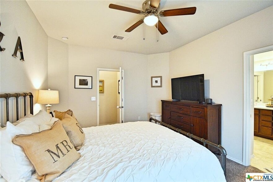 Building Photo - 362 Limerick Rd