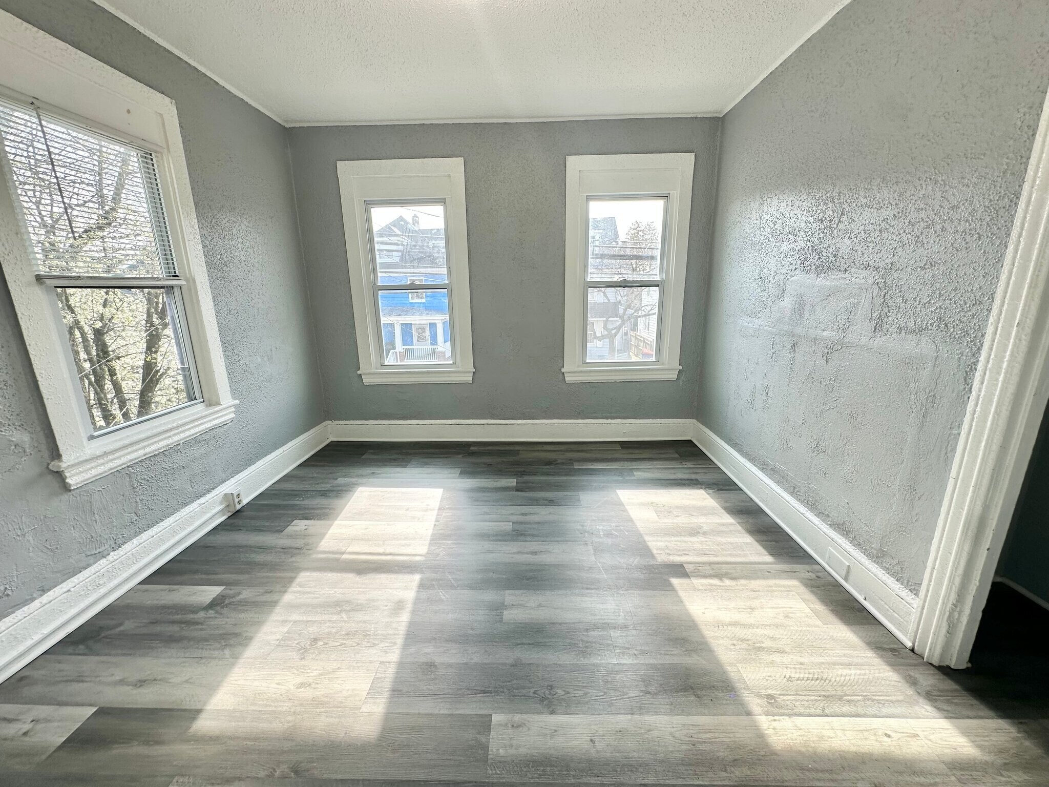 Building Photo - 223 S 3rd St