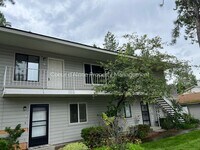 Building Photo - 1 bedroom, 1 bathroom apartment w/ great location
