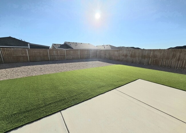 Building Photo - 322 Graze St