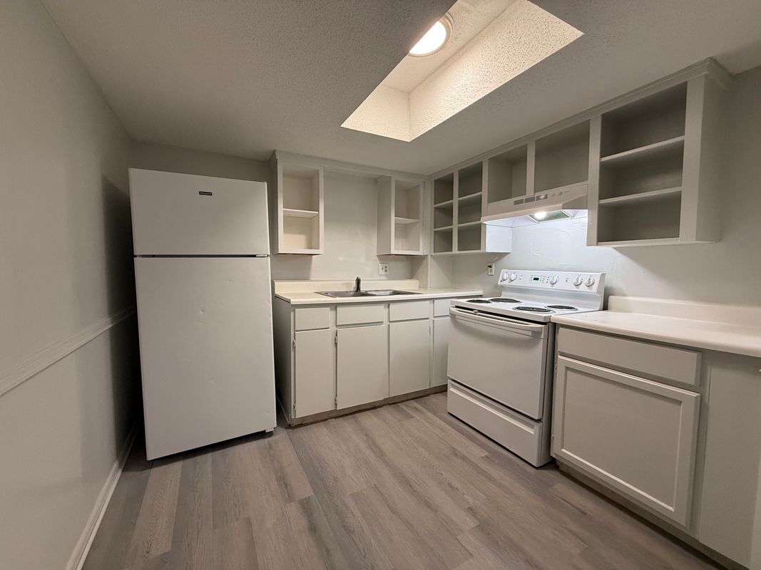 Building Photo - 8136 Troost Ave