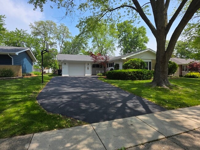 Building Photo - 720 Alcoa Ln