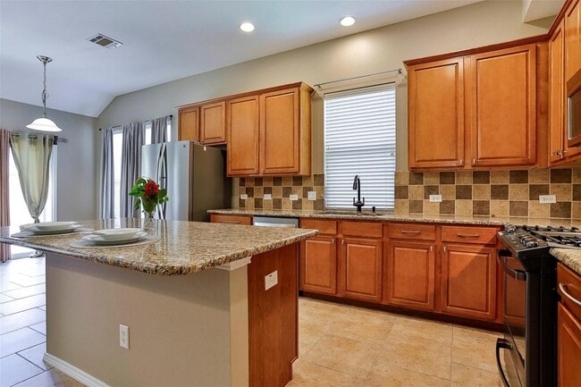 Building Photo - 15529 Landing Creek Ln