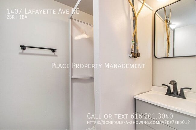 Building Photo - 1407 Lafayette Ave NE