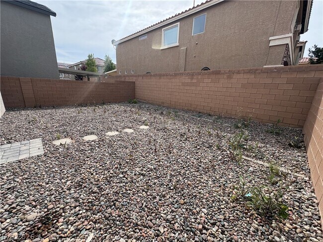 Building Photo - 5451 Barcola Ave