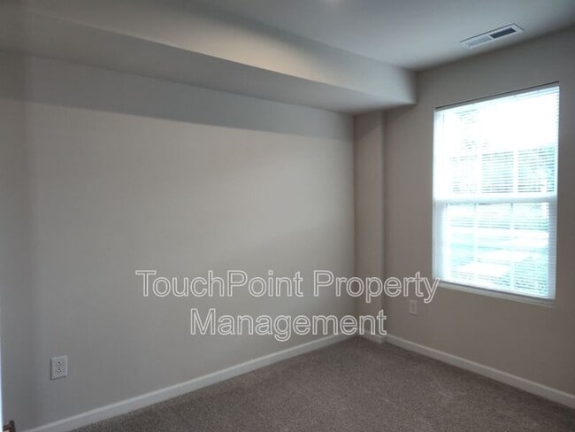 Building Photo - 6619 Addax Wy