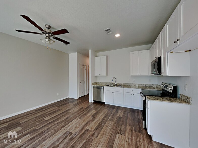 Building Photo - 3265 Karen St