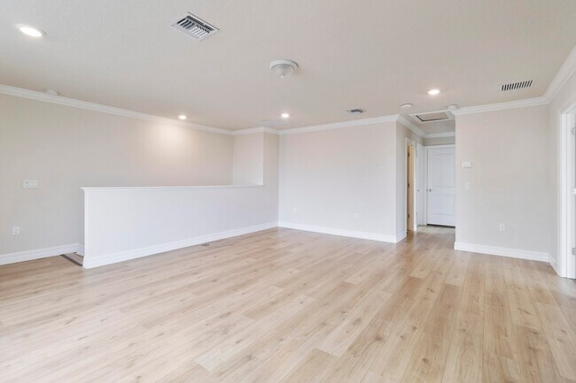 Building Photo - 8289 Vaulting Dr
