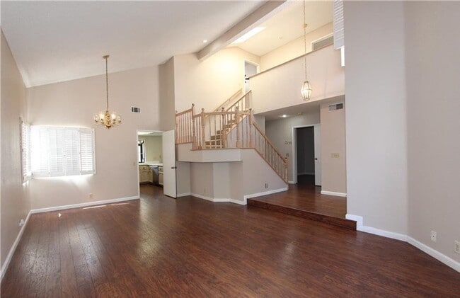 Building Photo - Gorgeous & Open Floor Plan House 4.Bed+3.B...