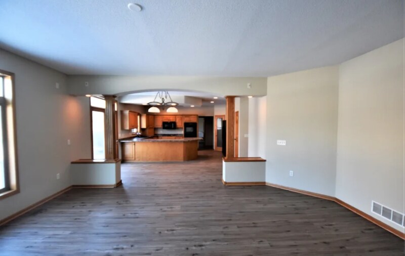 Building Photo - 6624 Merrimac Ln N