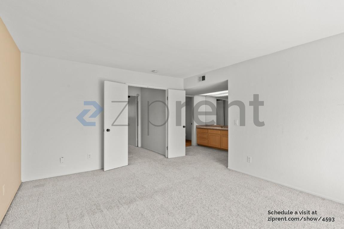 Building Photo - 11051 Firethorne Dr