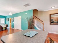 Building Photo - 124 Kirkland St