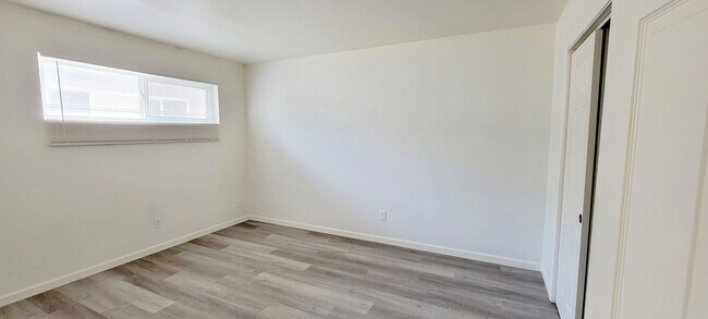 Building Photo - NSUR1259 2205 Cedar1-4