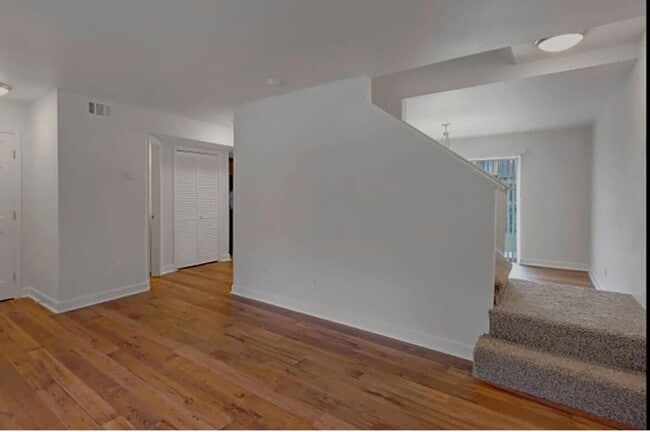 Building Photo - 6880 W Fairfield Dr