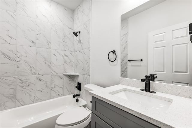 Building Photo - 3242 Wexford Dr