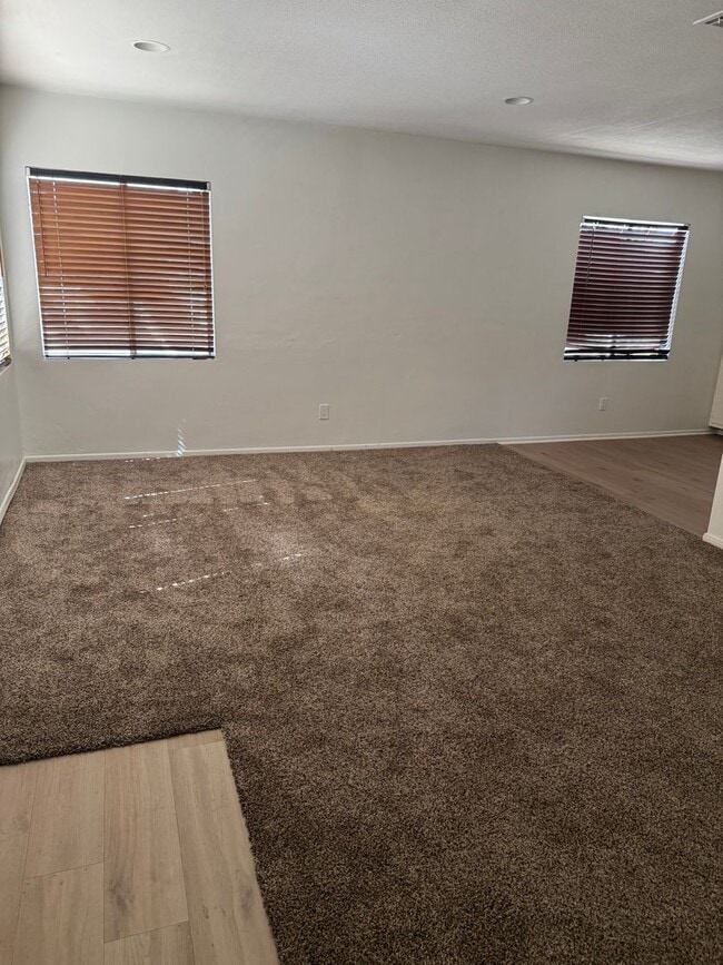 Building Photo - 10535