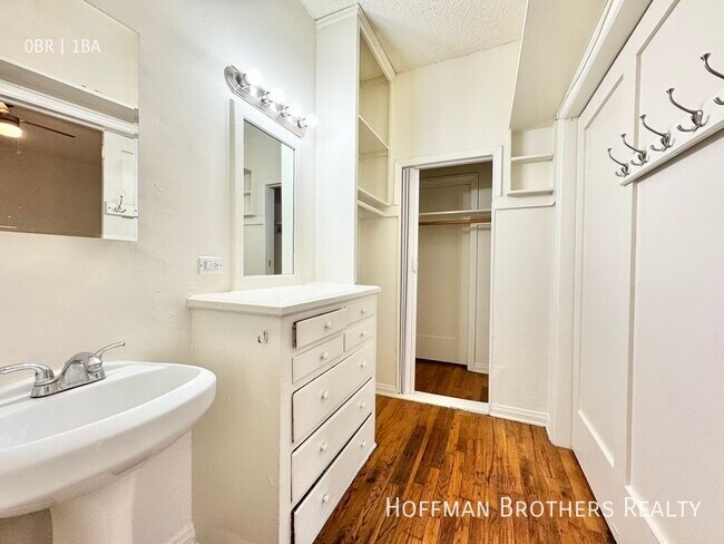 Building Photo - 838 Sanborn Ave