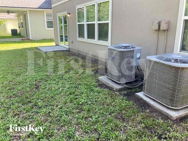 Building Photo - 12472 Itani Wy