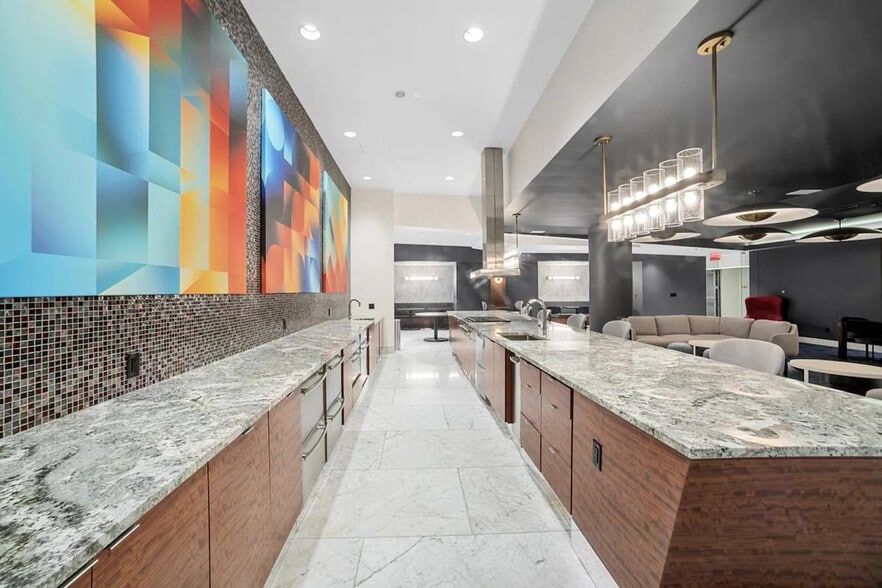 Building Photo - 399 E 34th St