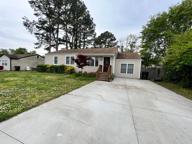 Building Photo - Four bedroom home in Kempsville with large...