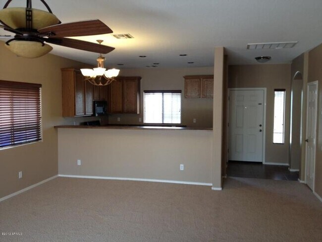 Building Photo - Desirable Chandler Location!