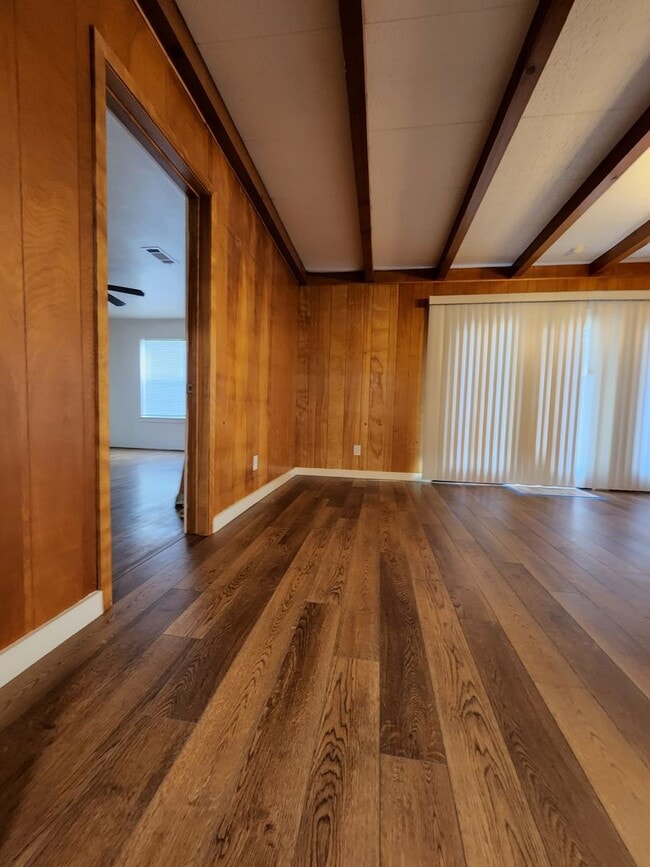 Building Photo - 1827 S Fredonia St