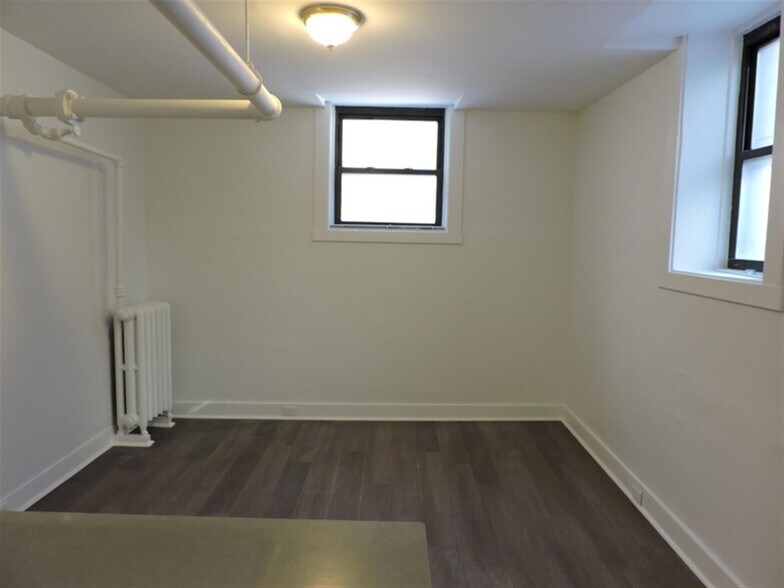 Building Photo - 8 Prescott St