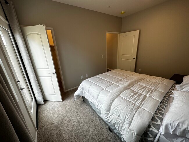 Building Photo - 26796 Baneberry Ct