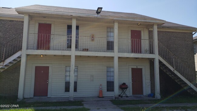 Building Photo - 3902 Wave Ave