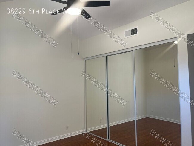 Building Photo - 38229 6th Pl W