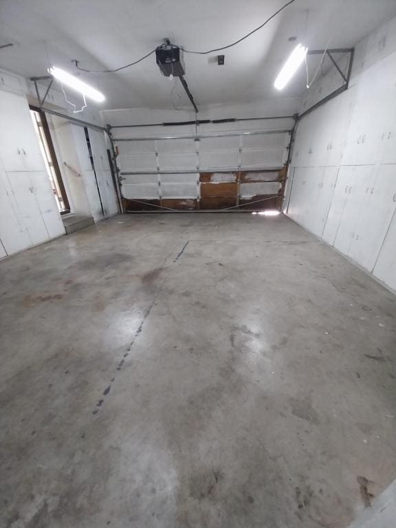 Building Photo - 410 NE Candy Ln