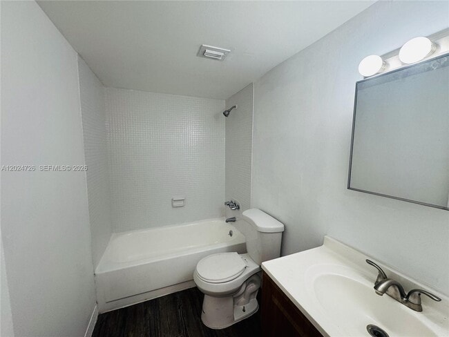Building Photo - 486 NW 165th St