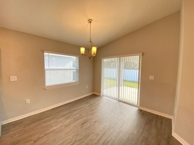 Building Photo - 188 Foxtail Loop