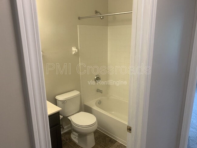 Building Photo - 8620 Olenbrook Dr