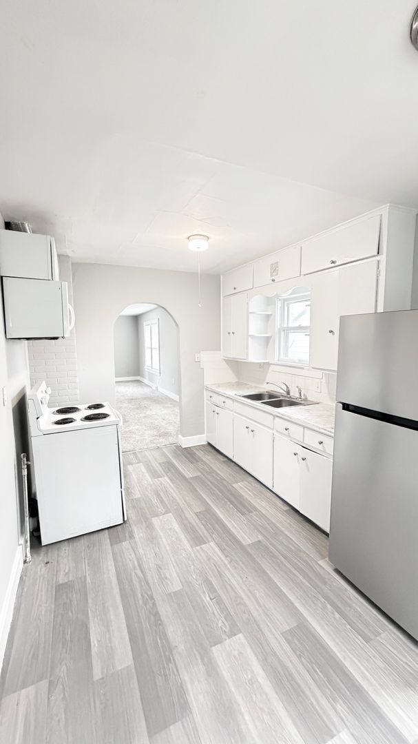 Building Photo - 2114 S Scott Ave