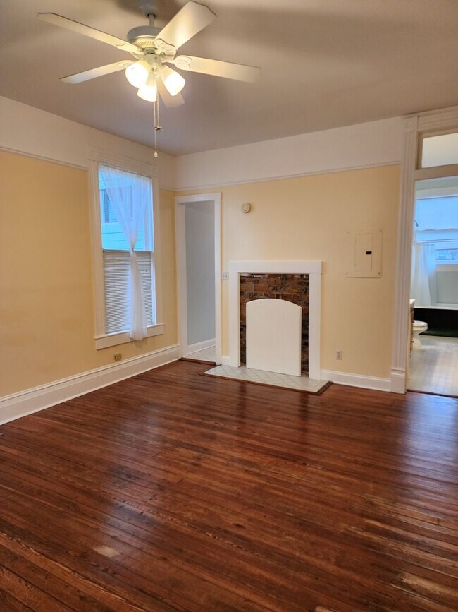 Building Photo - East 40th Street-301