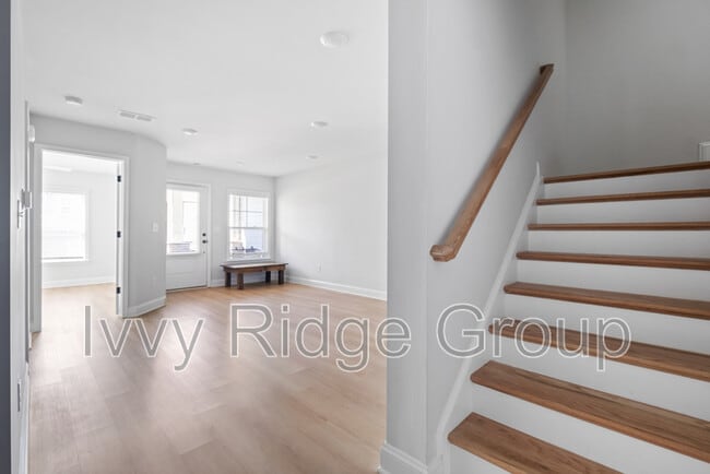 Building Photo - 2538 Lydia Ave