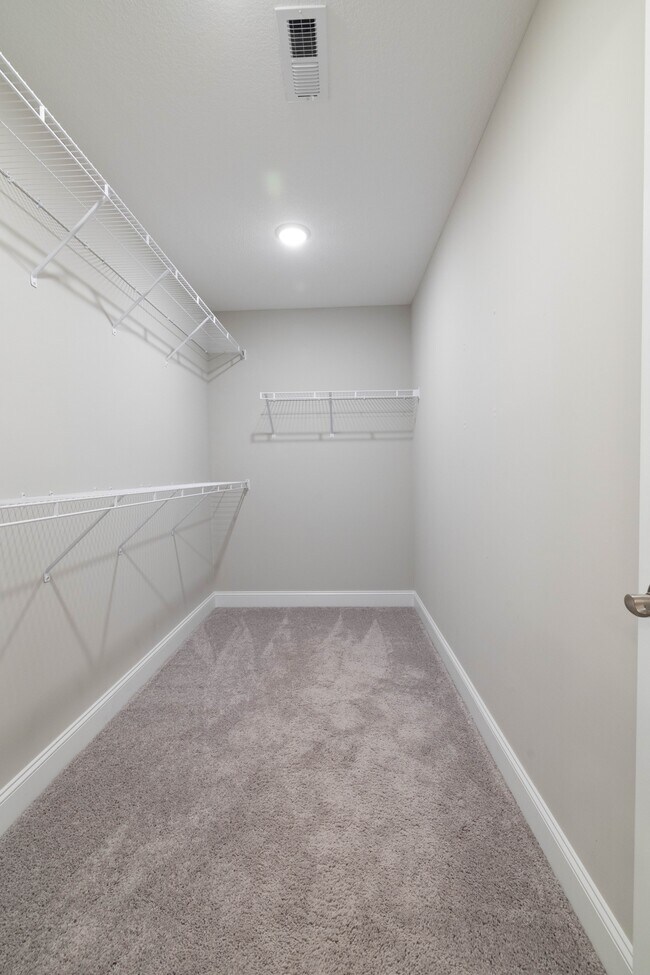 Building Photo - 7703 Honey Oaks Rd