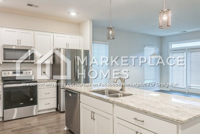 Building Photo - 24 Pomona Cir