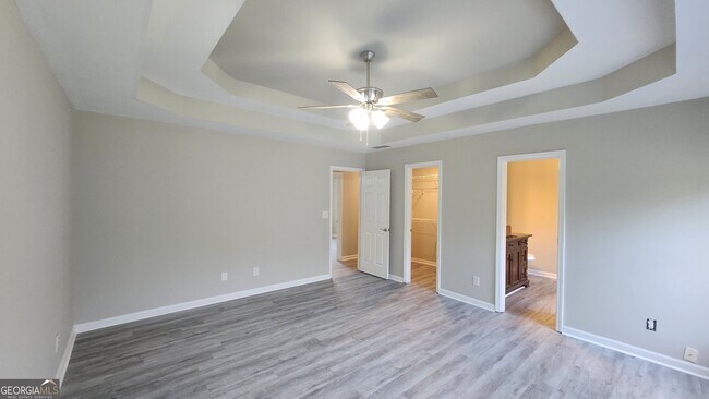 Building Photo - 135 Riverside Ct
