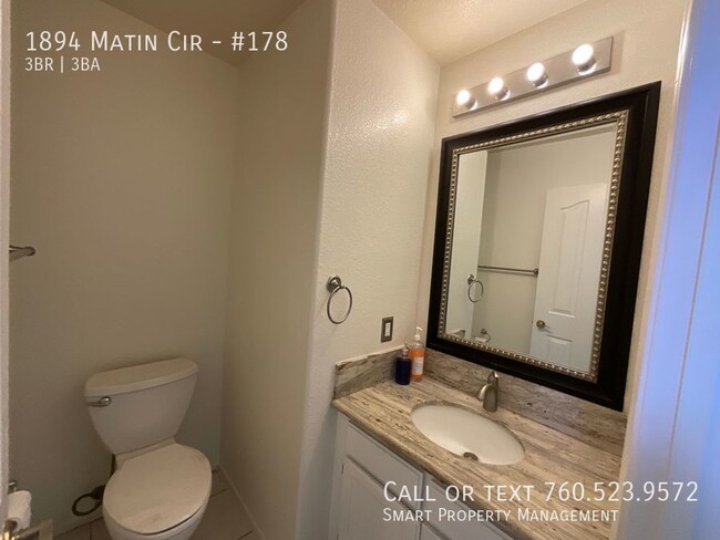 Building Photo - Upgraded Town Home 3BR/2.5BA  Great Locati...