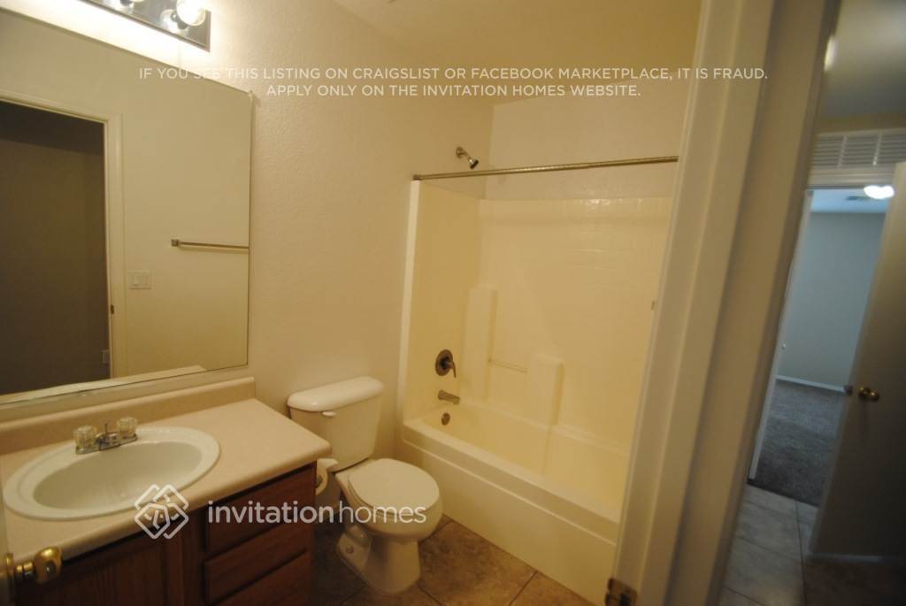 Building Photo - 15429 W Cameron Dr