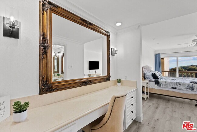 Building Photo - 23924 De Ville Way