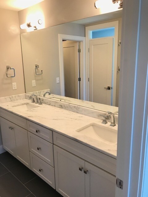 Building Photo - Coming Soon! Great modern rental in The Nations!